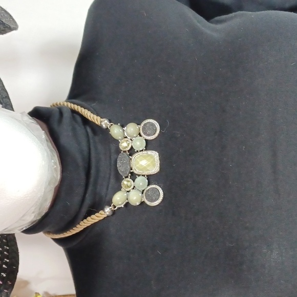 UNINUKOO WOMENS TOP SIZE M IN A BEAUTIFUL BLACK turtle neck - Picture 3 of 7